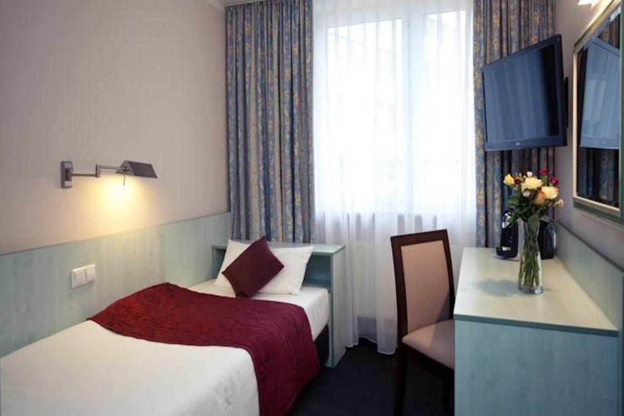 Mercure Frankfurt City Messe Франкфурт на Майн Екстериор снимка