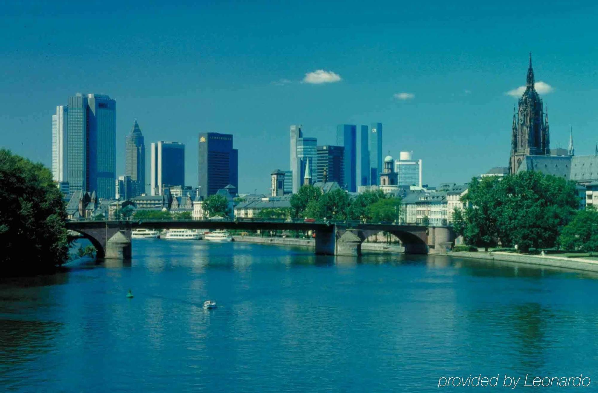 Mercure Frankfurt City Messe Франкфурт на Майн Екстериор снимка
