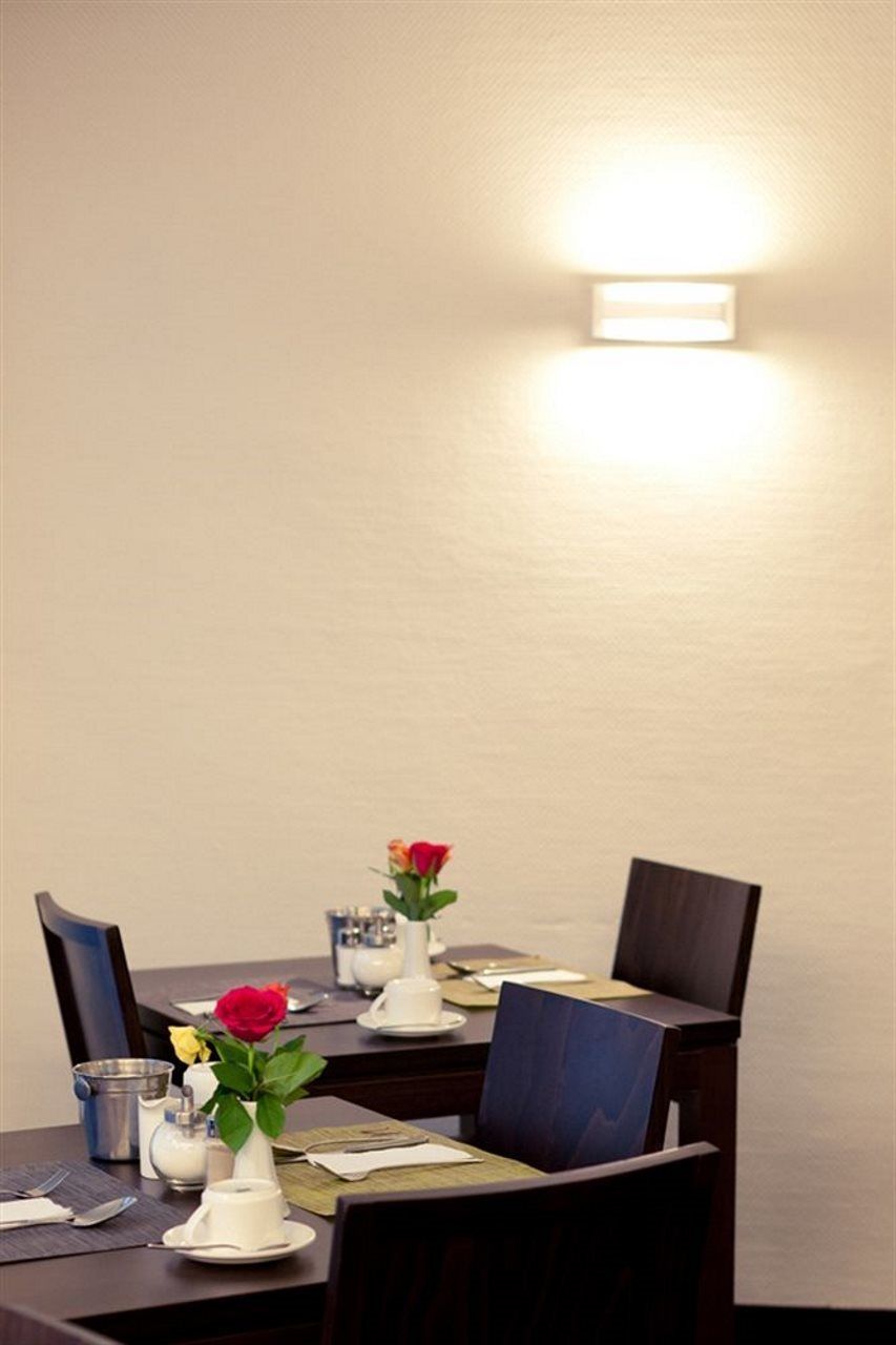 Mercure Frankfurt City Messe Франкфурт на Майн Екстериор снимка