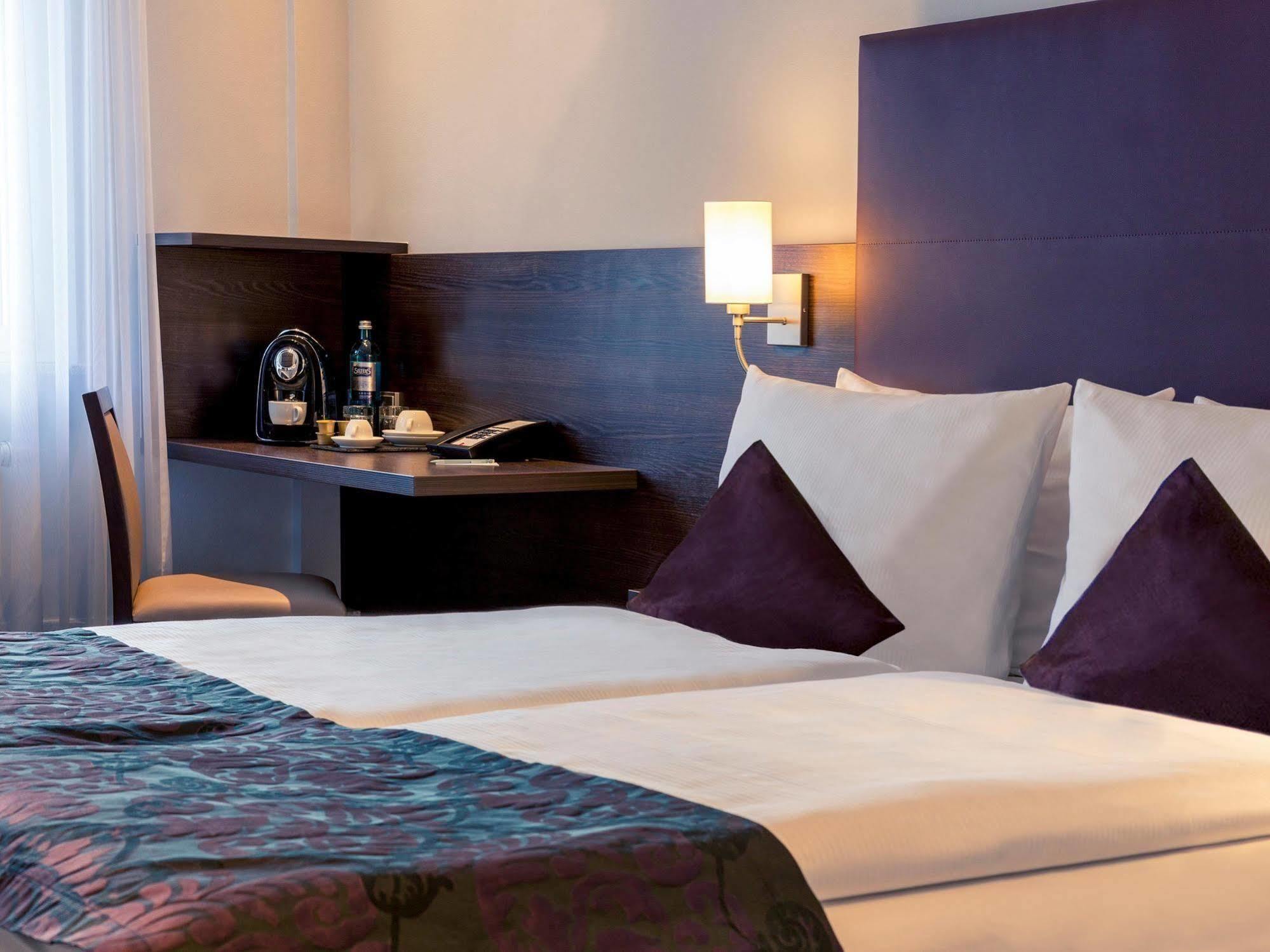Mercure Frankfurt City Messe Франкфурт на Майн Екстериор снимка