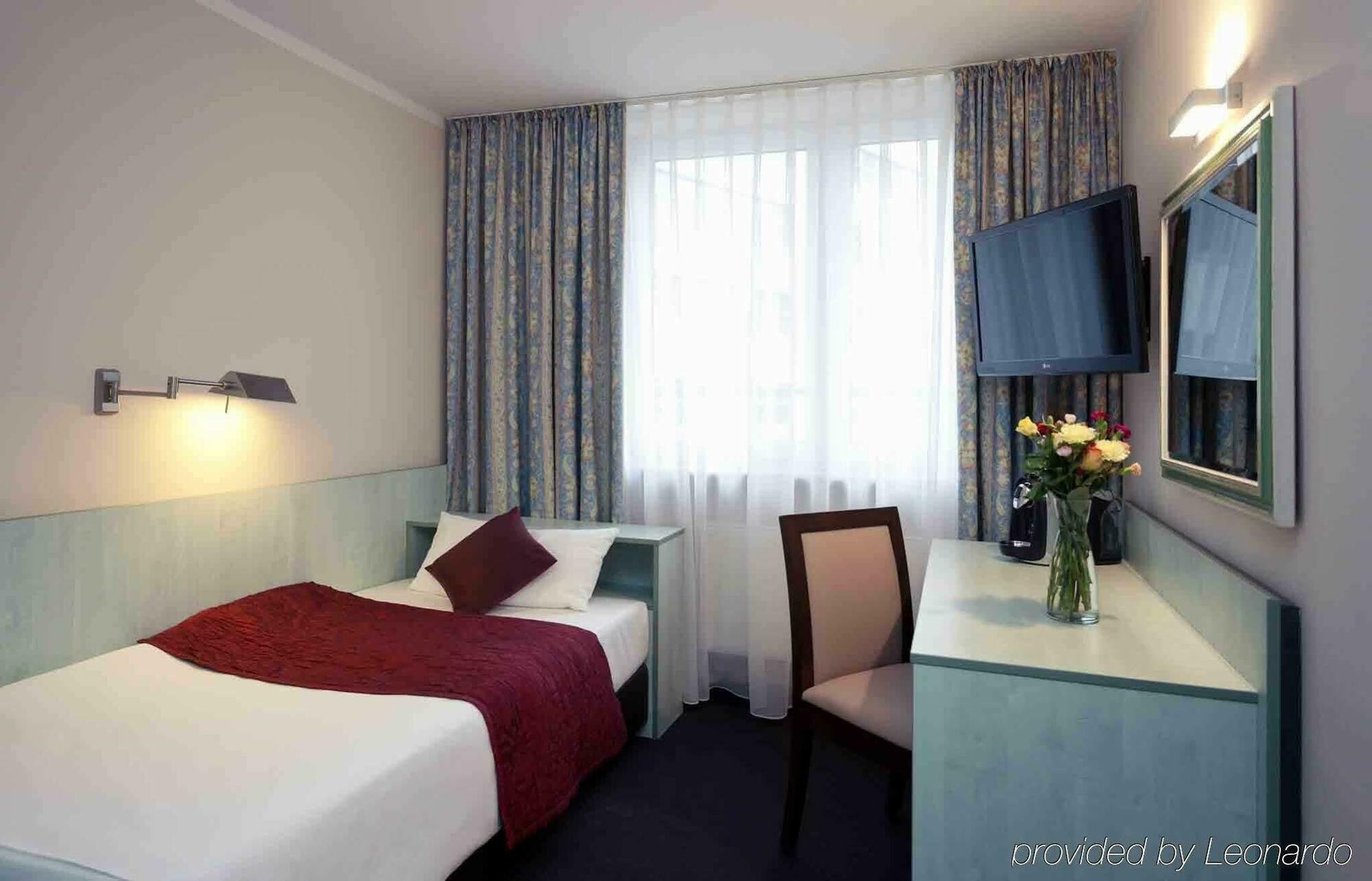 Mercure Frankfurt City Messe Франкфурт на Майн Екстериор снимка
